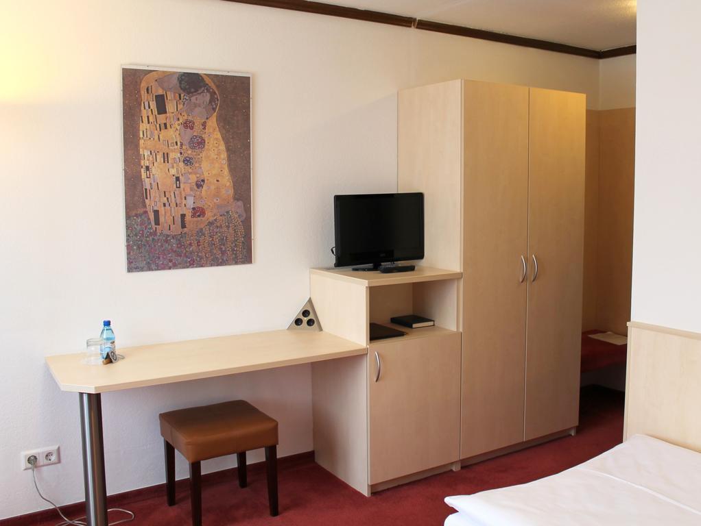 Hotel Am Bad Esslingen am Neckar ภายนอก รูปภาพ
