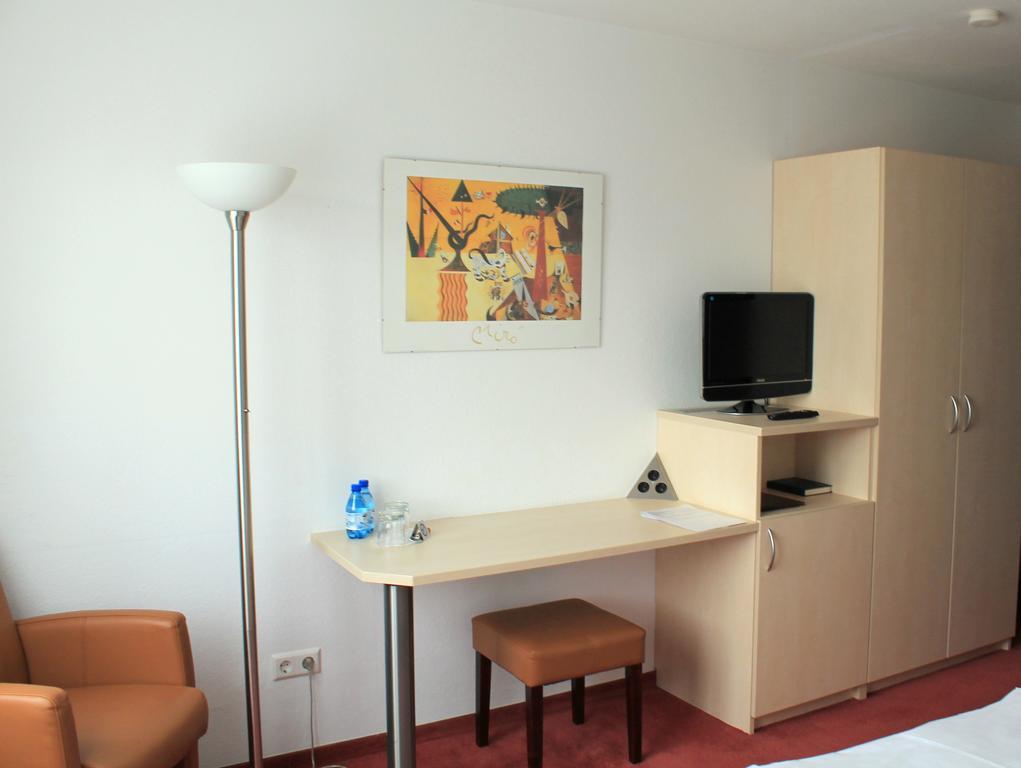 Hotel Am Bad Esslingen am Neckar ภายนอก รูปภาพ