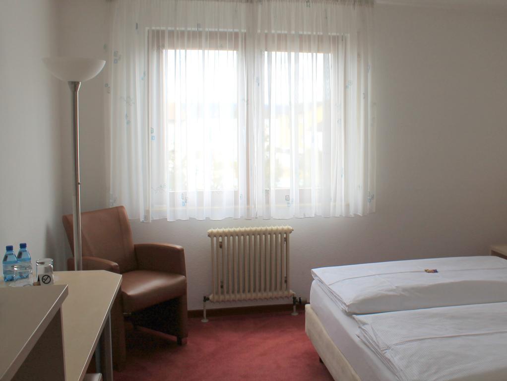 Hotel Am Bad Esslingen am Neckar ภายนอก รูปภาพ