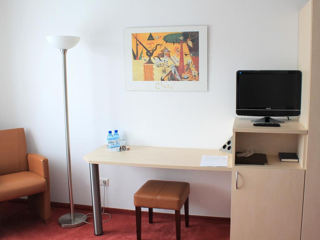 Hotel Am Bad Esslingen am Neckar ภายนอก รูปภาพ