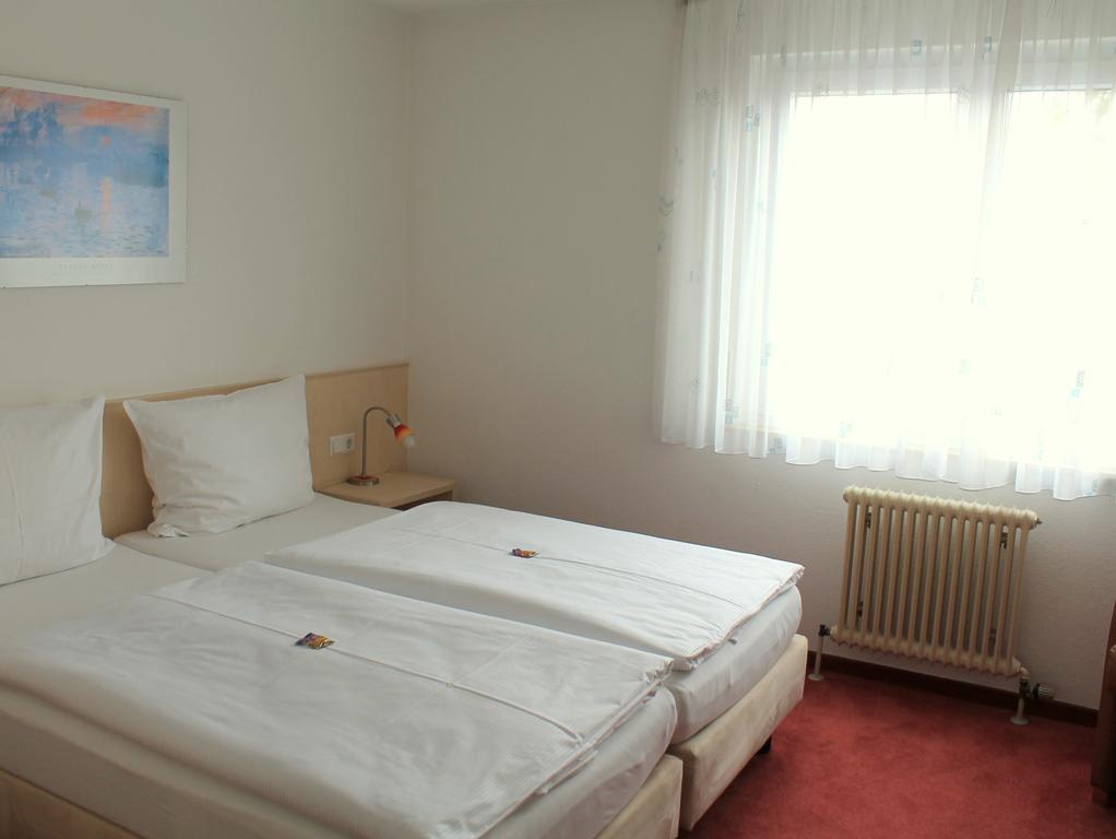 Hotel Am Bad Esslingen am Neckar ภายนอก รูปภาพ