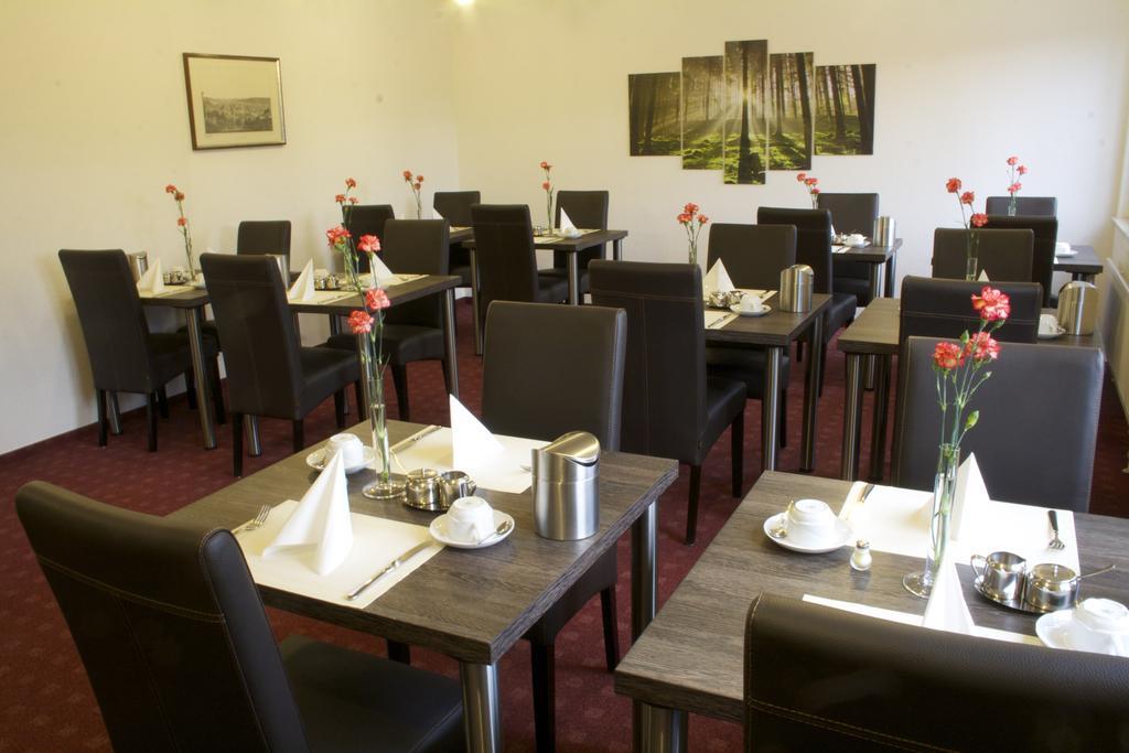 Hotel Am Bad Esslingen am Neckar ภายนอก รูปภาพ